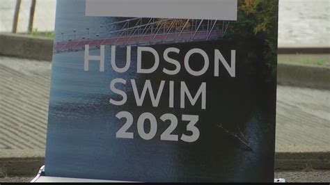 Endurance swimmer reaches midpoint of swim down the Hudson River
