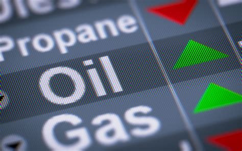 Energy stocks help lift S&P/TSX composite as oil tops US$70 a barrel