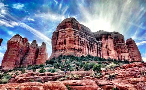 Energy vortex sedona. 12 Dec 2023 ... “I would think of ley lines as energy lines,” Harton tells Travel + Leisure. “Where the ley lines intersect is said to be like a vortex.” She ... 