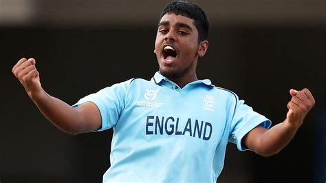 England adds teenage spinner Rehan Ahmed to its squad for 2nd Ashes test