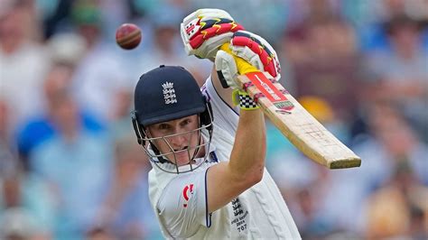 England bowled out for 283 on the 1st day of the final Ashes test against Australia