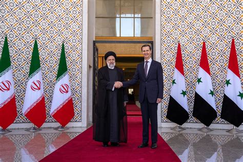 England fjerner ambassadepersonale væk fra Iran , mens lande koordinerer på at redde statsborgere.