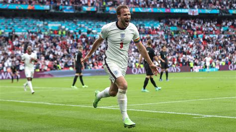 England vs ukraine. England's 4-0 victory over Ukraine at Euro 2020 attracts a peak TV audience of 20.9m, making it the most-watched live TV event of the year with 81.8% audience share. 