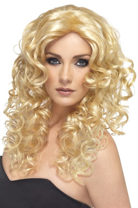 Enhance Your Glamour with a Stunning Wavy Blonde Wig