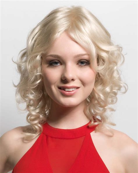 Enhance Your Look with Synthetic Blonde Wigs: A Comprehensive Guide