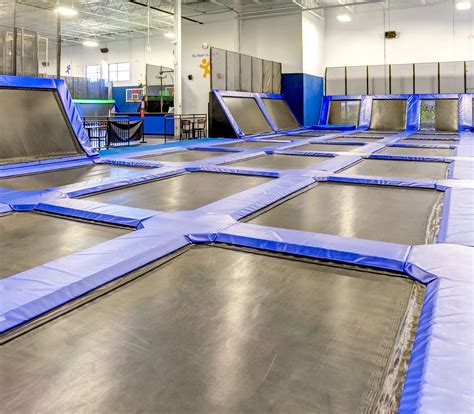 Epic air trampoline park. Please follow Epic Crew Members instructions at all times! One Jumper per trampoline at a time. NO hanging on the rim or backboard! NO Reverse dunks. You are allowed one dunk per turn. Please stay in your … 