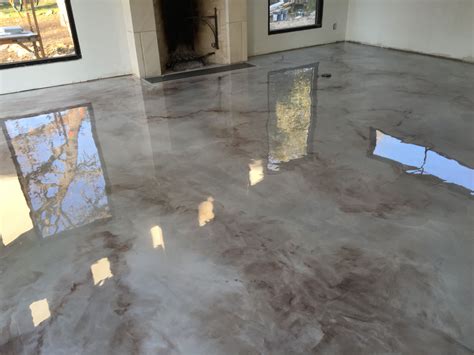Epoxy concrete paint. You Have a Sealed Concrete Floor: Epoxy acts as a long-lasting sealant, far surpassing the performance of regular concrete sealers. Willing to … 