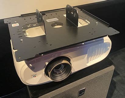 Epson 3800 ceiling mount.  Unfortunately, I am experiencing intermitten...