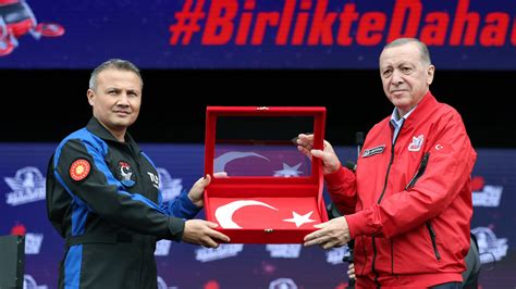 Erdogan unveils Turkey’s first astronaut on election trail