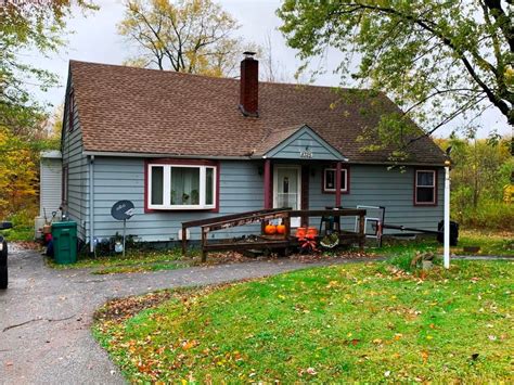 Erie, PA Cottages for Sale - LandSearch