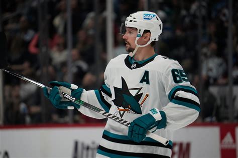 Erik Karlsson’s incredible season for Sharks reaches new heights