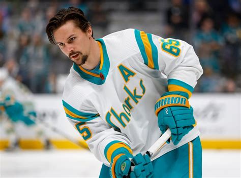 Erik Karlsson discusses ongoing Sharks trade situation and names some teams he’s talked with: report