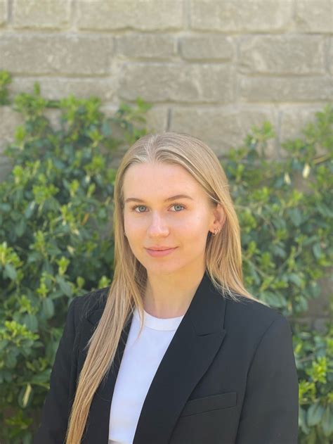 Erin Bowman Profiles Facebook. 