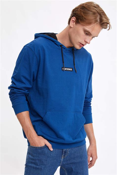 Erkek mavi kapşonlu sweatshirt