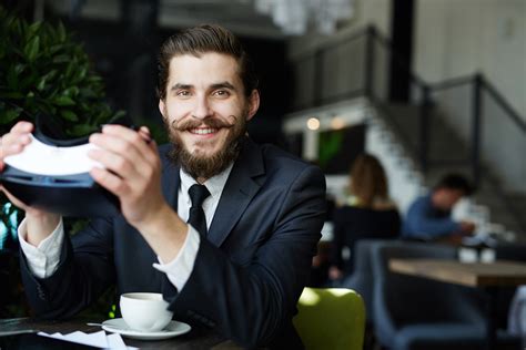 Erleben Sie revolutionäre Haarlösungen mit unseren vollen Spitzeperücken für Männer