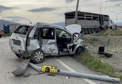 Erzincan’da trafik kazası: 3 kişi yaralandı