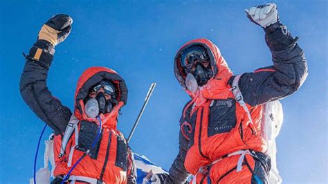 Escaladores sordos hacen historia en el Everest