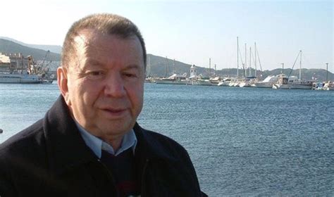 Eski Devlet Bakanı Yılmaz Karakoyunlu hayatını kaybetti