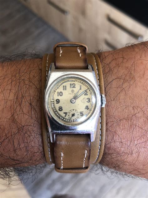 Eski saatler Facebook. 