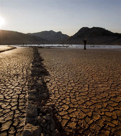 España aprueba ayudas por sequía para agricultores y obras urgentes de abastecimiento de agua para combatir la sequía