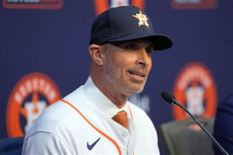 Espada adds two new coaches to Astros staff, promotes Lopez to bench coach