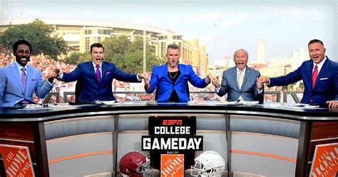 TUSCALOOSA,GET READY FOR GAMEDAY! collegegameday TUSCALOOSA HERE WE COME BRING YOUR BEST SIGNS TO COLLEGE GAMEDAY On-Site GameDay Guide EVENT SCHEDULE CATCH UP WITH THE LATEST GAMEDAY.... 