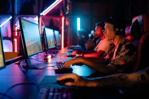 Esport betting. Esports betting platforms offer an extensive array of game choices, with the forefront occupied by FPS and MOBA genres. Notable among these are CSGO, Rainbow Six, League of Legends (LoL), and Dota 2. These premier titles reign supreme in the realm of Esports betting, guaranteeing a wealth of … 