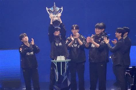 Esports superstar Faker’s team wins trophy at the League of Legends World Championship