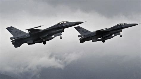 Estados Unidos da “luz verde” a los países europeos para entrenar a los ucranianos en aviones de combate F-16, dice un funcionario de Biden