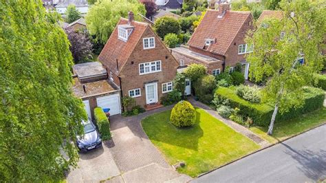 Estate agents in Welwyn - Zoopla