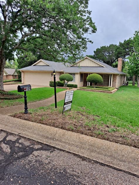 Estate sales by carl ballew. ESTATE SALE BY CARL BALLEW 1811 Plum St. (WACO) Nice home. Living room, dining room, 2 other dining sets, refrigerator/freezer (2), washer, dryer, china, linens, king bedroom set, chest, books,... ESTATE SALE BY CARL BALLEW... 