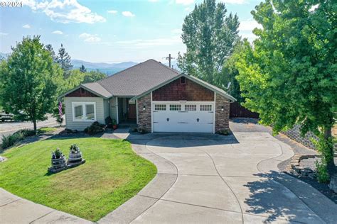 Estate sales grants pass. Grants Pass, OR, 97526 United States. $565,000. 4 Bedrooms. 3 Bathrooms. 2,210 Sq Ft. 0.74 Acre (s) Marketed By Cascade Hasson Sotheby's International Realty. 