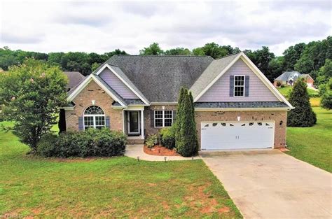 Estate sales thomasville nc. Browse real estate in 27360, NC. There are 178 homes for sale in 27360 with a median listing home price of $244,950. 