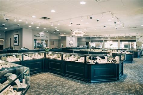 Stop by our store in Scottsdale to find a stunning selection of estate fine Swiss watches from iconic brands such as Rolex, Cartier, Hublot, Breitling, Panerai, Patek Philippe, Omega, Audemars Piguet and more.