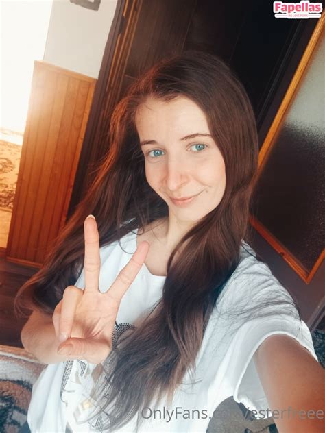 Esterfreee Leaks 🍌 [HD]