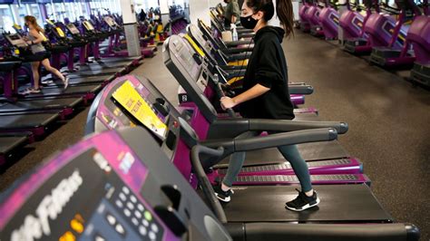 Estudiantes podrán hacer ejercicio gratis en Planet Fitness este verano: aquí cómo