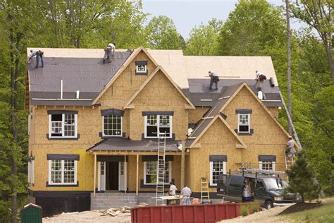 Homebuilder stocks crumble as mortgage rates surge and as home buyers retreat. Shares of homebuilders took a broad beating Thursday, as mortgage rates kept rising to a 23-year high, and prompting more home buyers to back off. The iShares Home Construction ETF ITB, -4.82% dropped... Other symbols: DHI HD LEN PHM RDFN TOL.. 
