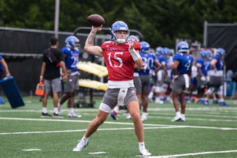 Jan 18, 2022 · LAWRENCE — As Ethan Vasko reflected Monday on his official visit this month for Kansas football, the Jayhawks’ 2022 recruiting class signee at quarterback pointed back to a conversation that... . 