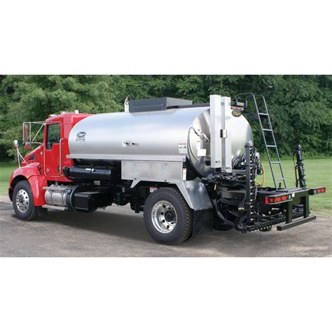 Etnyre - Etnyre dates back to the late 1800s, when the company’s founder invented an automatic hog waterer for his farm. Today, Etnyre specializes in truck-mounted asphalt distributors, self-propelled chip spreaders, and trailer maintenance sprayers. Etnyre sets THE high standard for performance and reliability in the paving and road building industry.