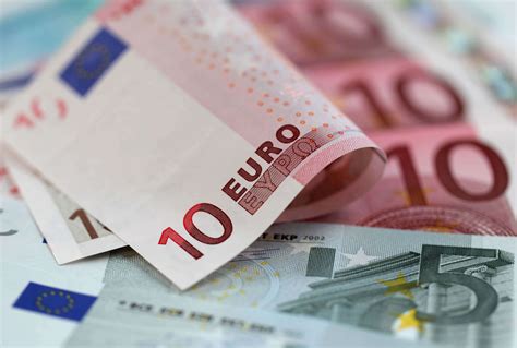 Euro düşer mi ekşi