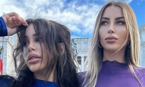 Alex Mucci che Eva Menta, questa sera protagoniste alle Iene, su Italia 1, sono due modelle molto conosciute nel mondo dei social: a prima ha un profilo Instagram seguito da 6 milioni di... 