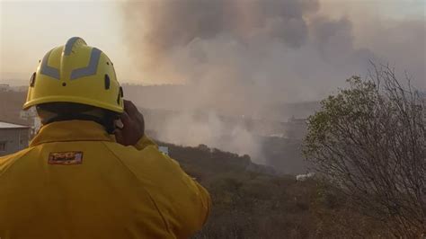 Evacúan a más de 12.000 personas, pero mejora la situación de los incendios forestales en Tenerife, dicen las autoridades