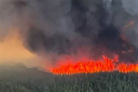 Evacuation ends in Tumbler Ridge, B.C., as resident recalls terror when fire loomed