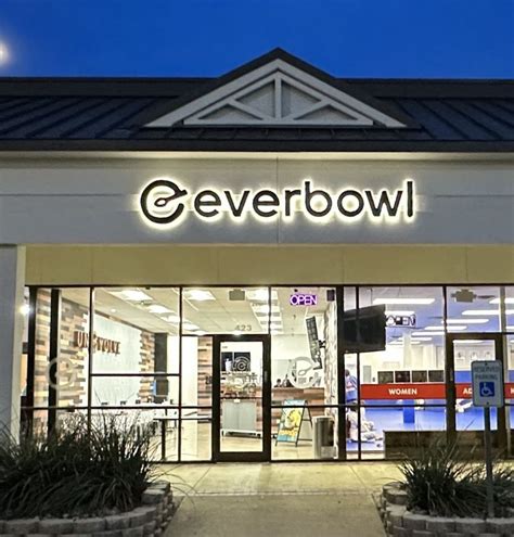 4.0 miles away from Everbowl Same recipes as our Ming location but cozier dine-in atmosphere with new additions Rosemary lamb chops, tamarind ribs, garlic noodle shrimp, ox tail pho… read more in Poke, Vietnamese. 