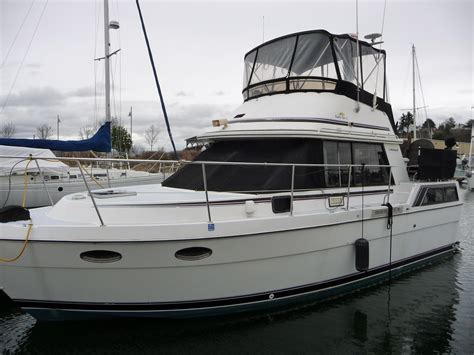 Seattle Yachts is a new boat dealer and yacht brokerage firm with offices in Florida, Maryland, California, Washington, and Canada. We specialize in the sale of luxury yachts, trawlers, sailboats, and more. Our Business Is Fun! Seattle Yachts has 10 new boat brands and yacht brokerage services from the Pacific Northwest to South Florida.. 
