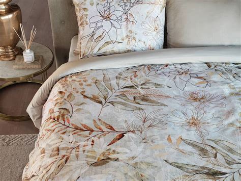 Everlasting bedding. Inspired by vintage patterns and colors, our new floral bedding sets are made with 100% washed cotton fabric that is breathable and long lasting. Each duvet cover comes with corner ties and high quality invisible zipper. Each Medium, Medium+, and Large bedding set includes... +1 Duvet cover. +1 Bedsheet. +2 Pillowcases. 