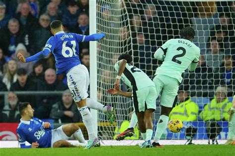 Everton beats struggling Chelsea 2-0 to move 4 points clear of Premier League’s relegation zone