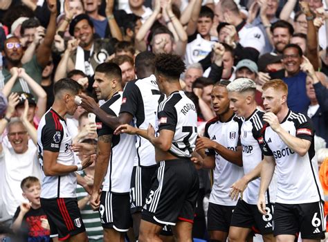 Everton wastes slew of chances and loses 1-0 to Fulham in Premier League opener