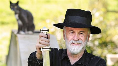 Everything you need to know about author Terry Pratchett - BBC