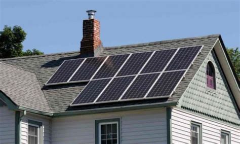 Evin çatısına güneş paneli
